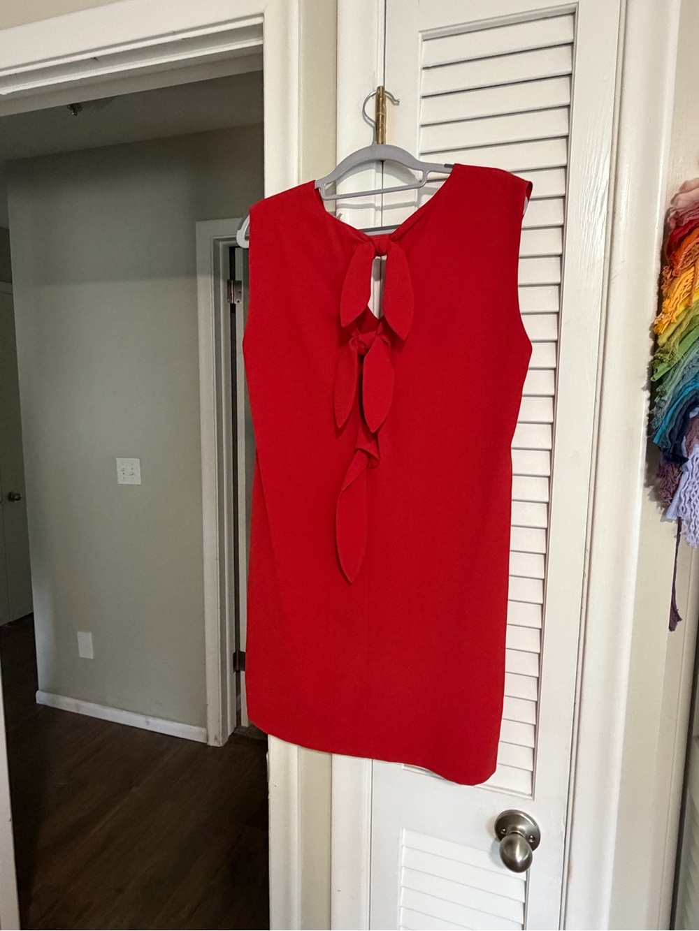 Alice + Olivia Red Sleeveless Bow-Back Shift Dress